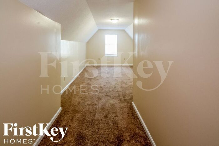 Building Photo - 7435 Bridle Cove