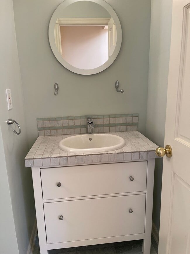 Building Photo - CHARMING MULTNOMAH VILLAGE CUSTOM HOME AVA...