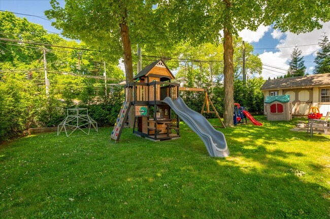Building Photo - Rare Harbor Heights Rental | 4BR Colonial with Parking & Fenced Yard