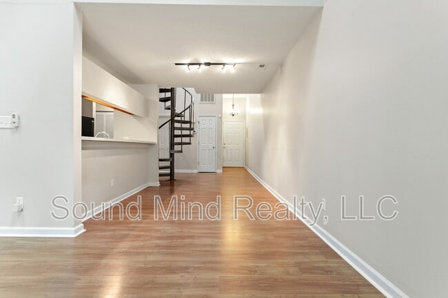 Building Photo - 6001 Winterpointe Ln