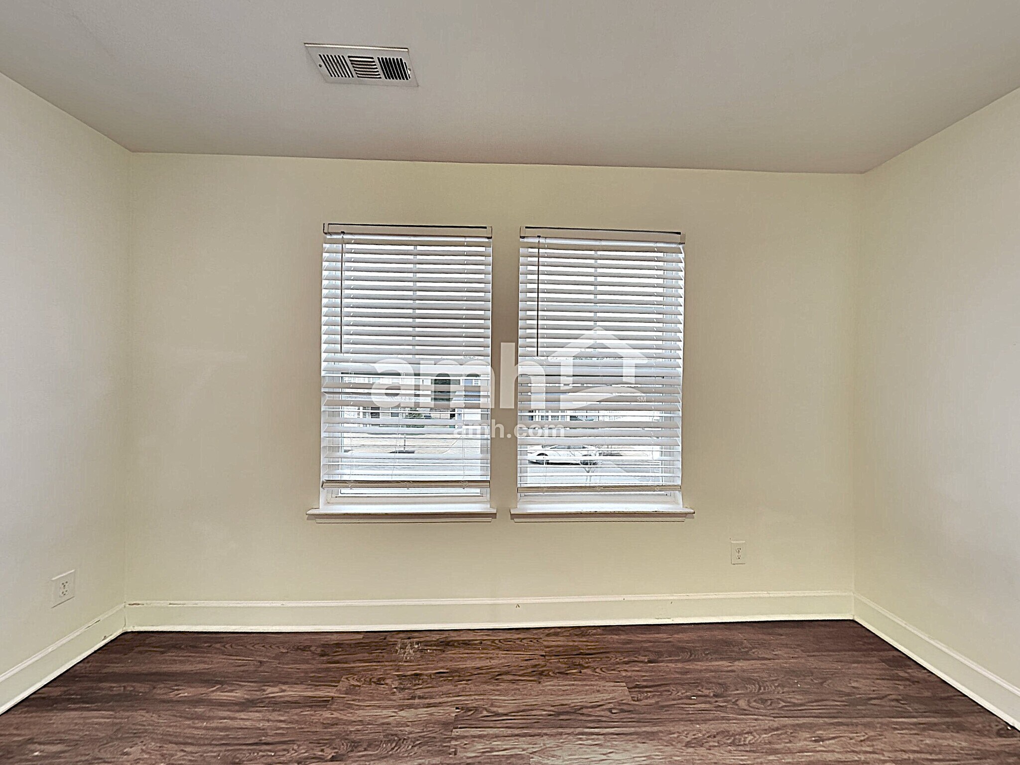 Building Photo - 5216 Lake Maxwell Dr