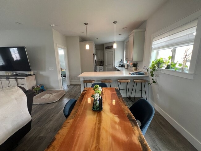 Building Photo - 4 Bed/2.5 Bath Newly Built Single Family Home in Mountain View Meadows W/ Big attached Garage!