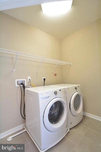 Building Photo - 3989 Norton Pl