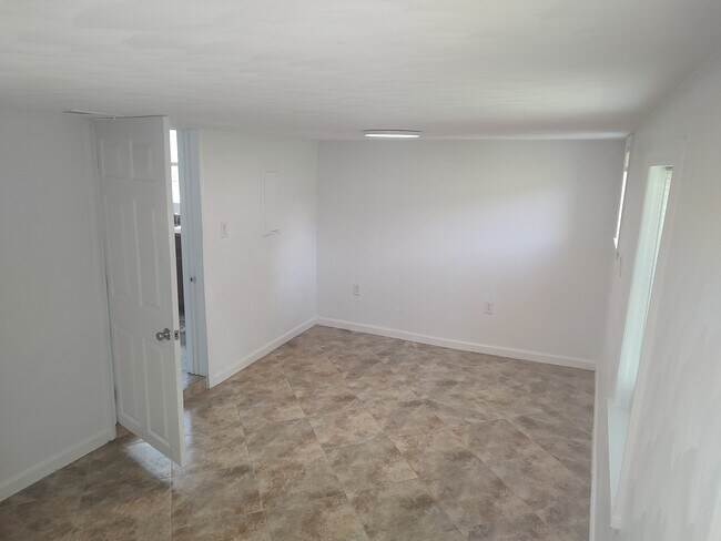 Third bedroom - 4011 Bandy Rd