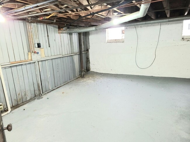 Building Photo - 24 W Tulane Rd