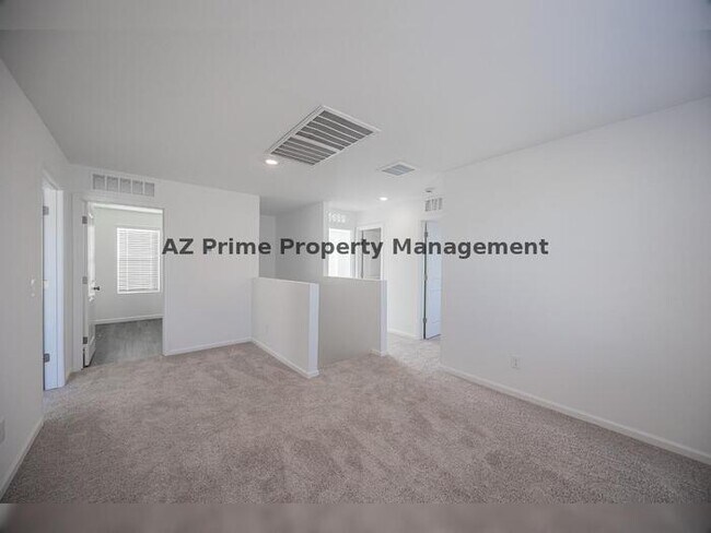 Building Photo - 334 Paseo Xing Ln