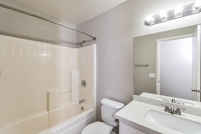 Building Photo - 2018 Annbriar Ave