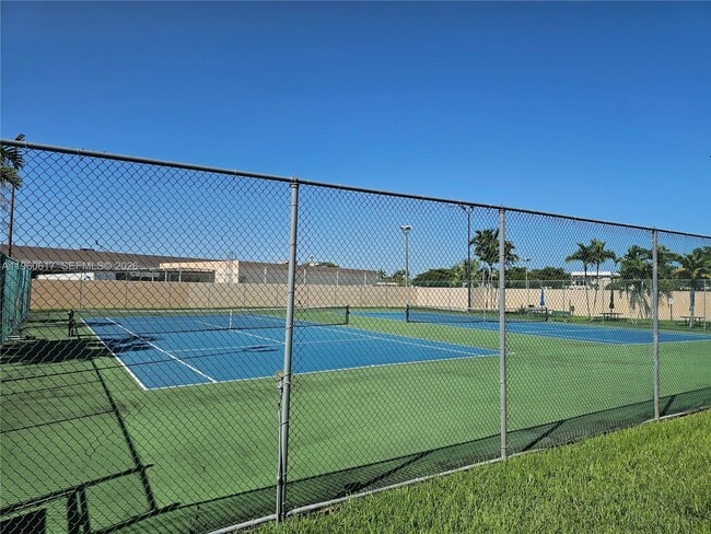 Building Photo - 10425 SW 112th Ave