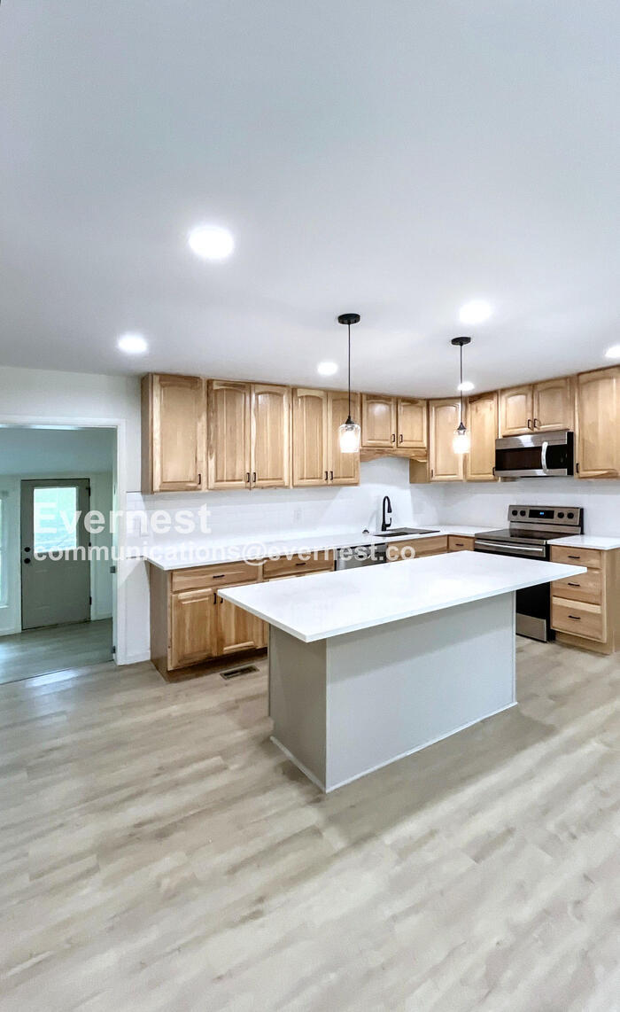 Building Photo - 11800 Dolly Pond Rd