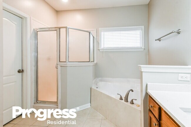 Building Photo - 10345 Autumn View Cove