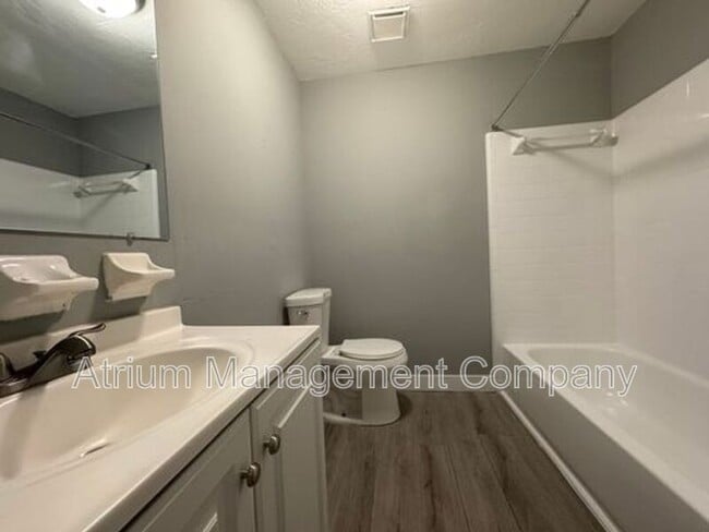 Building Photo - 7209 SW 45th Pl