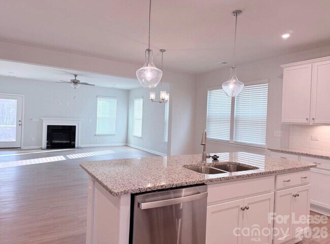 Building Photo - 3240 Laurel Brk Dr