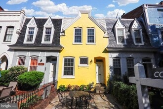 Building Photo - 806 New Hampshire Ave NW