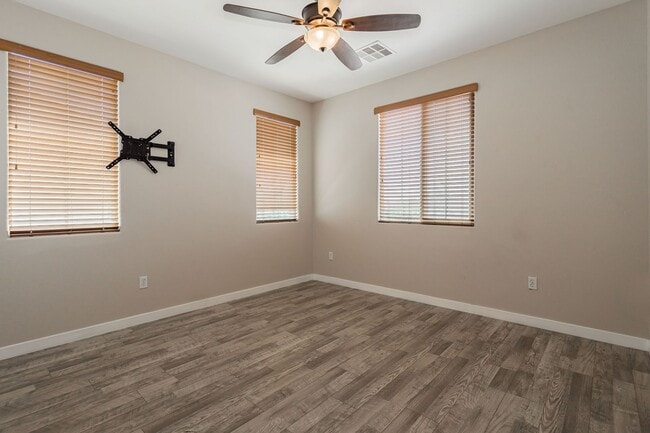 Building Photo - 8611 Splendid Leaf Ct