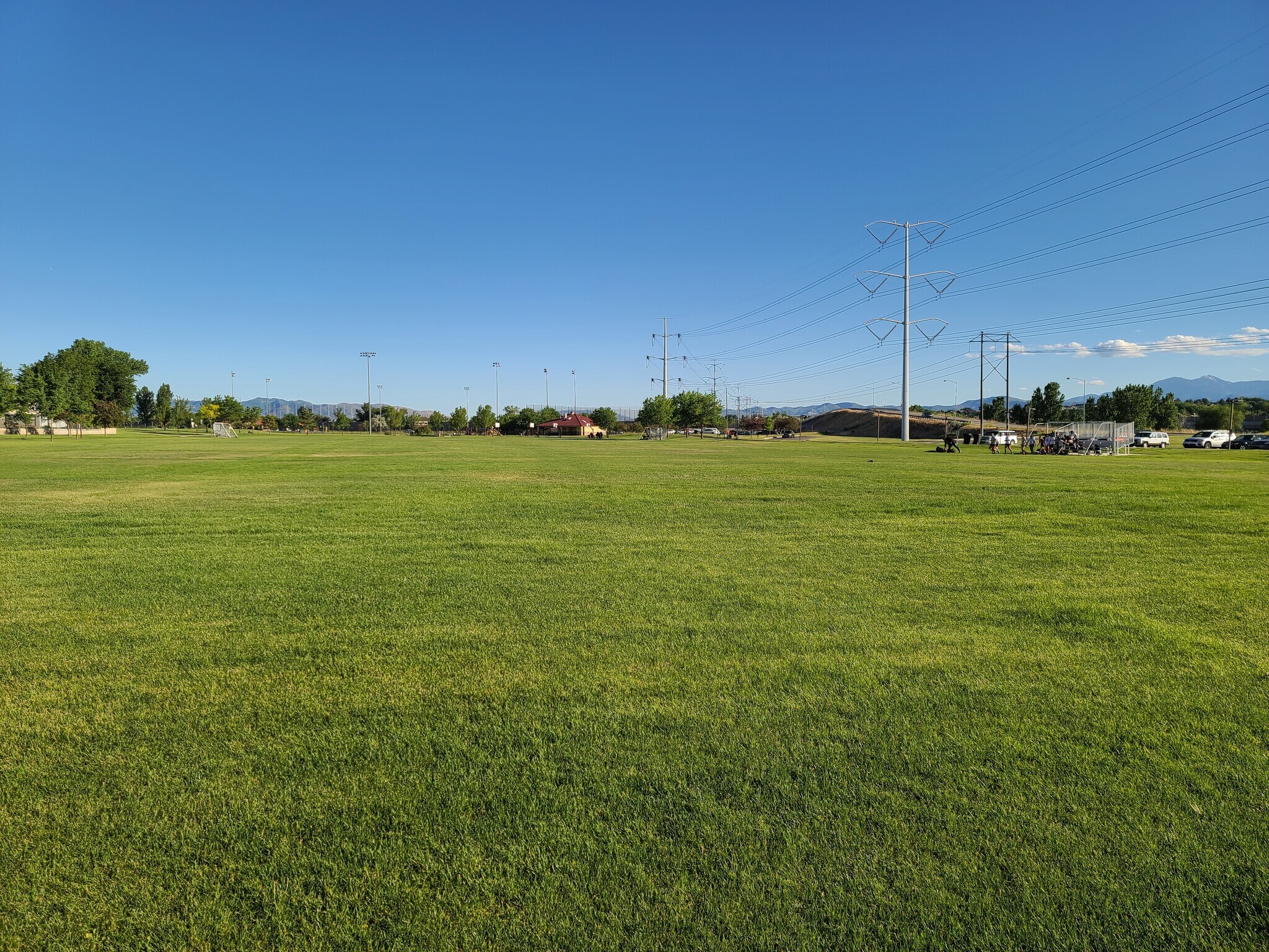 Building Photo - 940 W Red Oaks Dr
