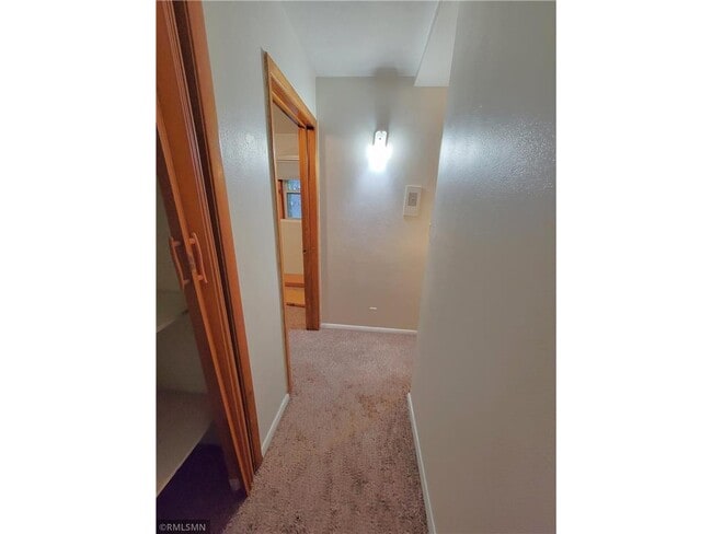 Building Photo - 545 Birchcrest Dr