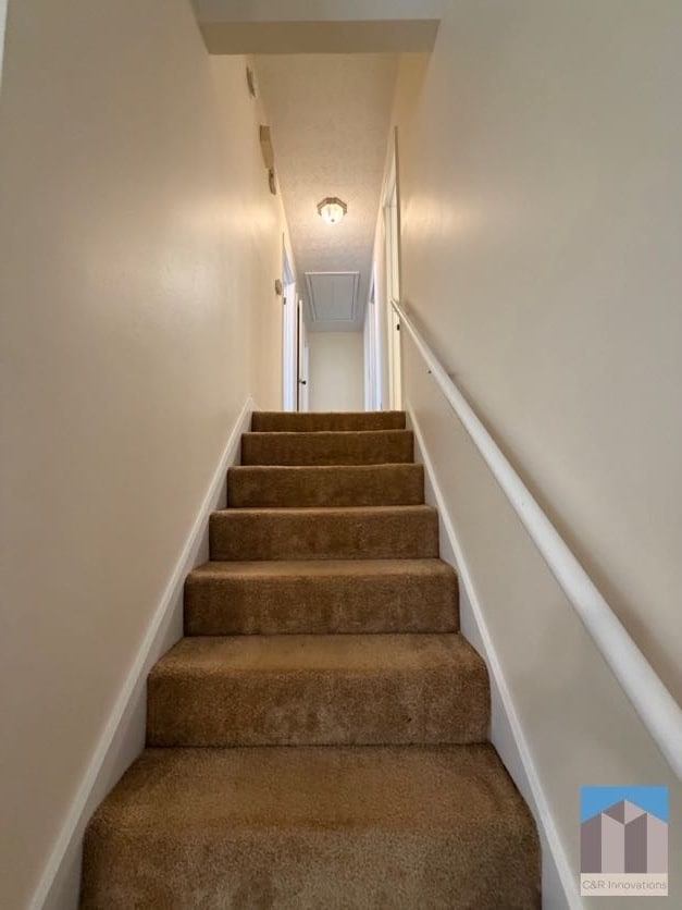 Building Photo - 734 Marthas Dr
