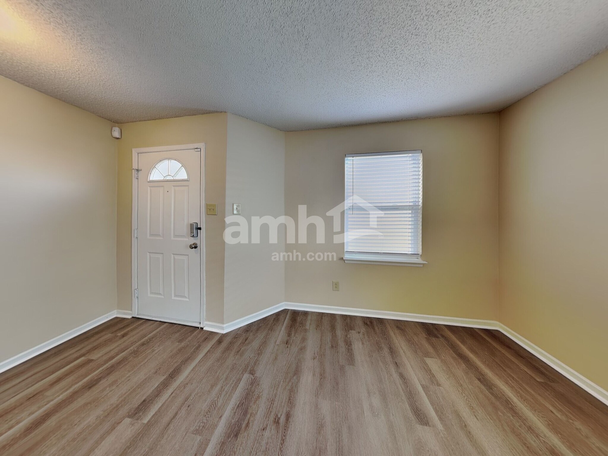 Building Photo - 1939 Dutch Elm Dr