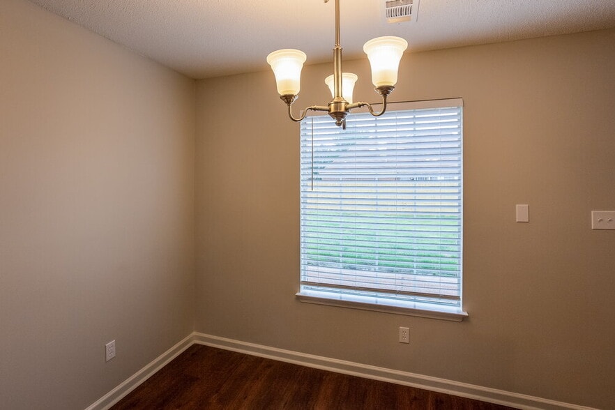 Building Photo - 7094 Mirage Ln