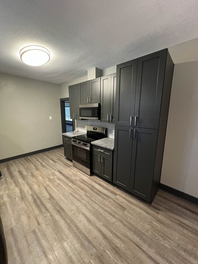 Building Photo - 1105 N Rusk St