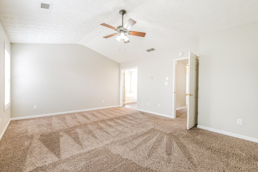 Building Photo - 251 Winthrop Ln