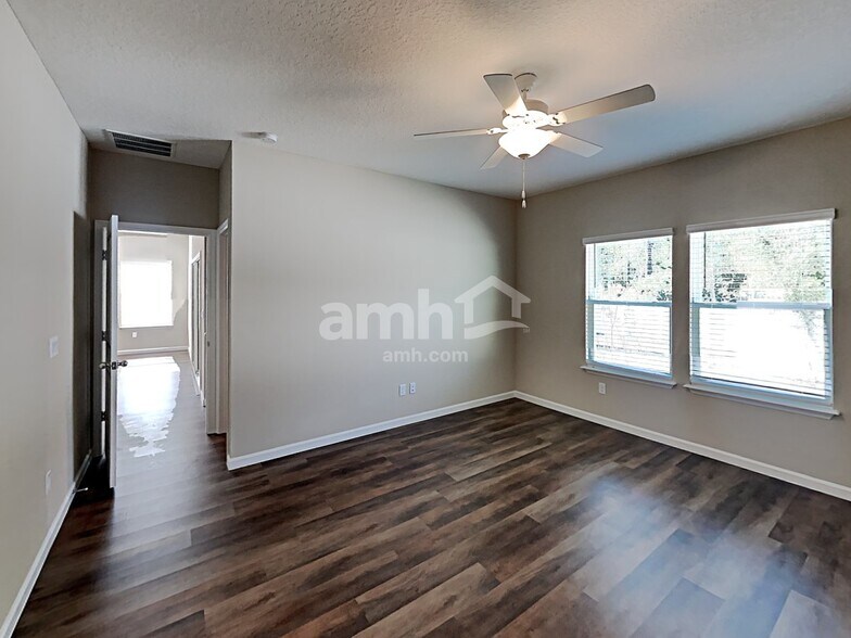 Building Photo - 238 Hemlock Pt