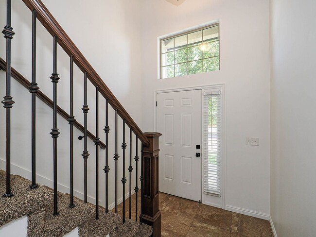 Building Photo - Beautiful 3-Bed, 2-Bath Townhome in Americ...