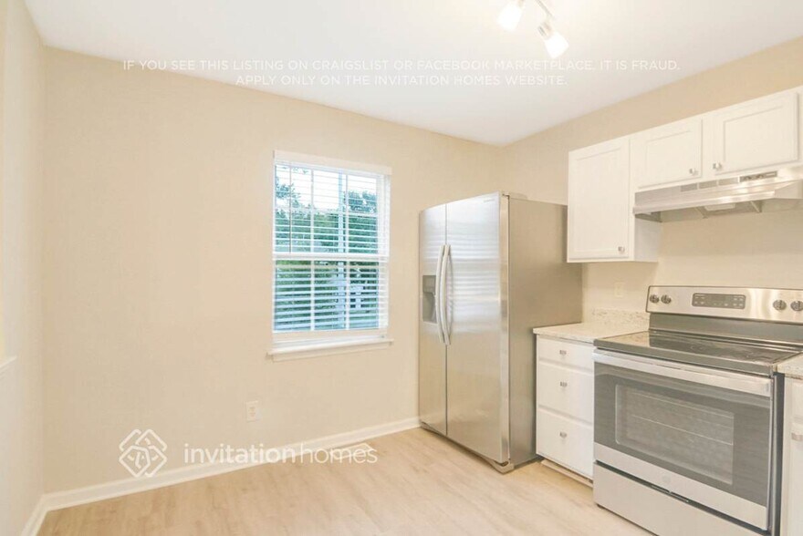 Building Photo - 1817 Elkpark Dr