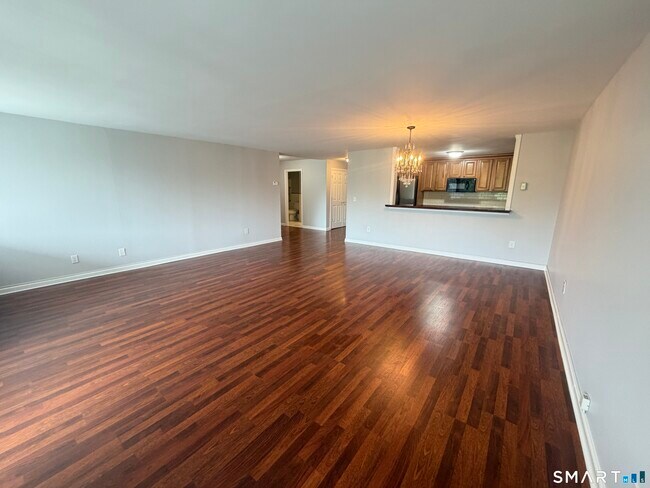 Building Photo - 1460 Elm St