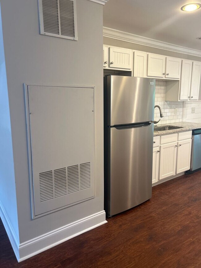 Building Photo - 07-103 Barrett