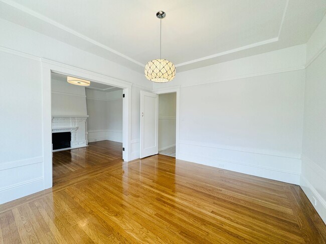 Building Photo - Bernal/Mission/Noe: Updated Flat w/ Shared...