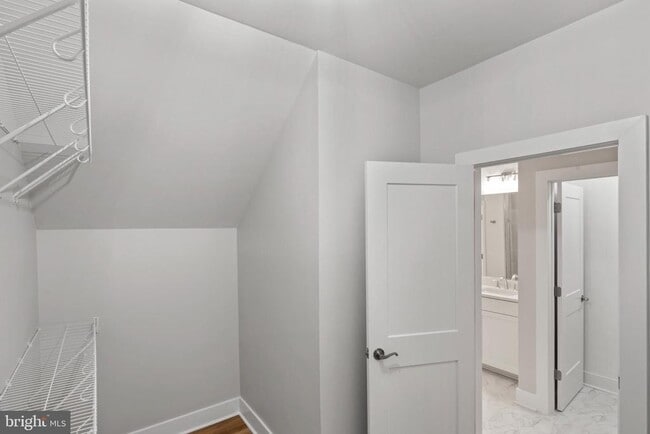 Building Photo - 1704 Bandit Loop