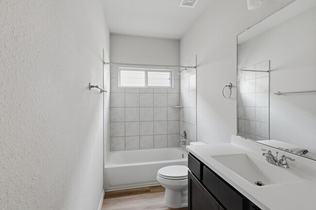 Building Photo - 6444 Wenlock Dr