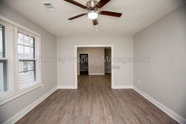 Building Photo - 1415 S Cedar St