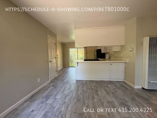 Building Photo - 2895 Capitola Rd