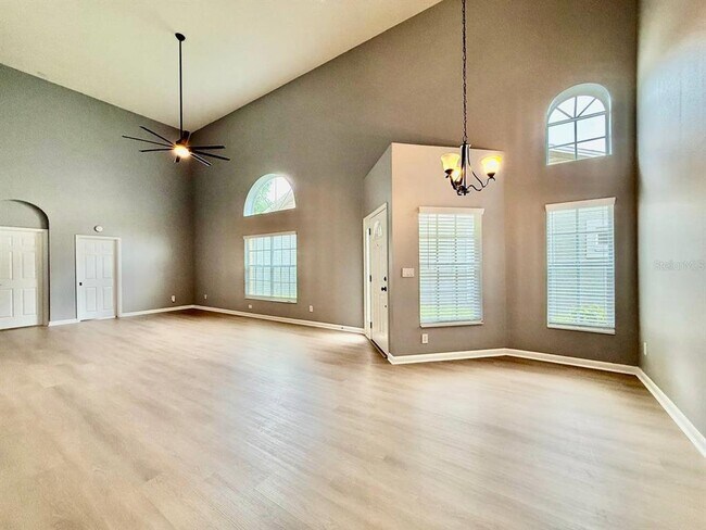 Building Photo - 6600 Gentle Ben Cir