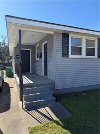 Building Photo - 10528 Alan St