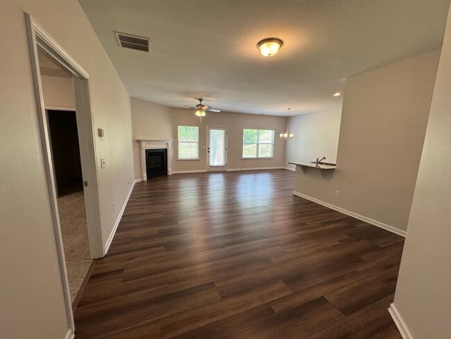 Building Photo - Nice 3/2 house in West Rome- $1,995
