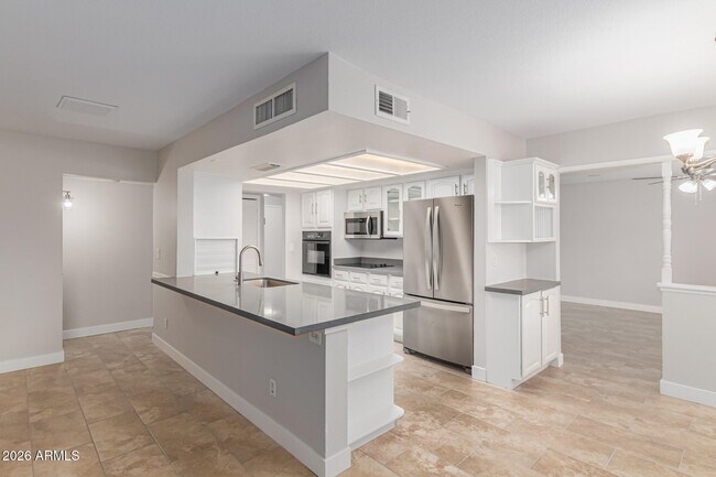 Building Photo - 1835 E Yale Dr