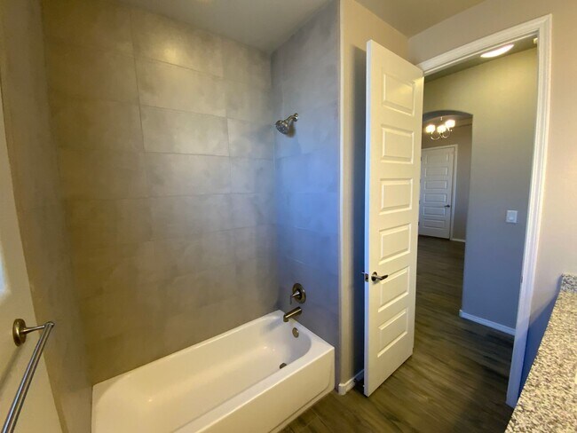 Building Photo - Recent Construction Luxury 4 Bedroom Home Available Near 528 / 550 in Rio Rancho!