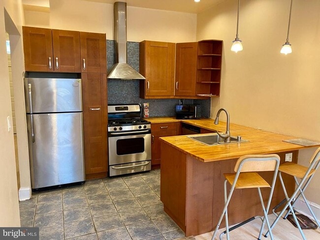 Building Photo - 1642 6th St NW