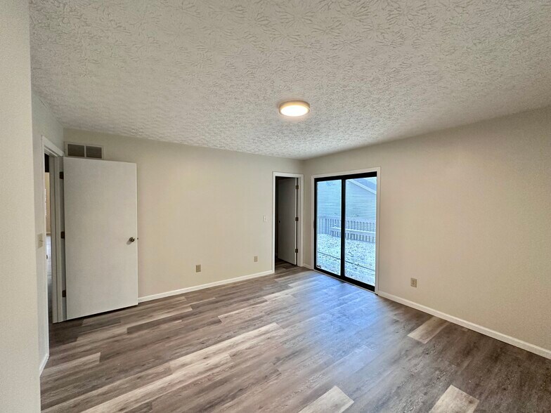 Building Photo - 263 Sumption Dr