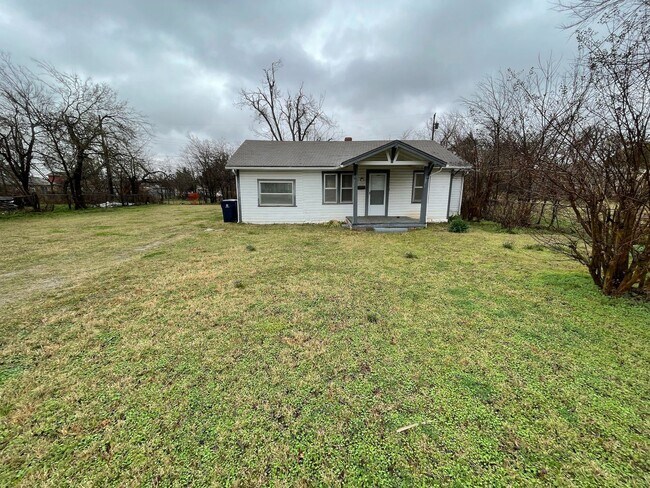 Primary Photo - 2 br, 1 bath House - 1419 NE 25th