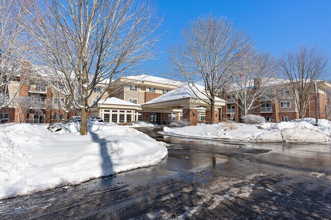 Primary Photo - 605 Barrington Ave