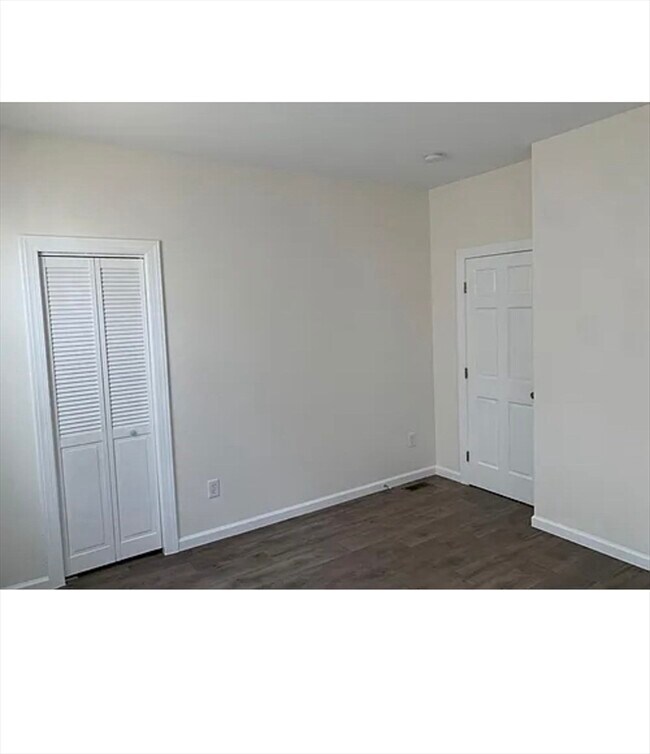 Building Photo - 405 Front St