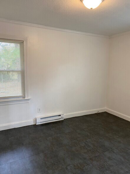 Building Photo - 577 S 7th St