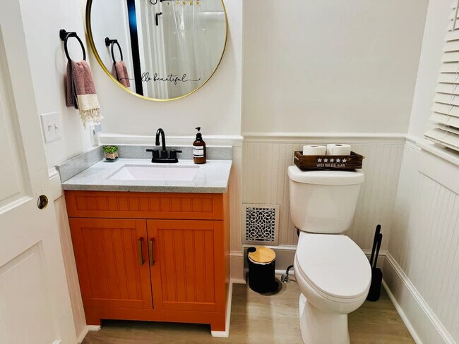 Building Photo - 309-311 West 4th Avenue-SI ID1265639P