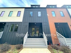 Building Photo - 1360 Briar Creek Rd