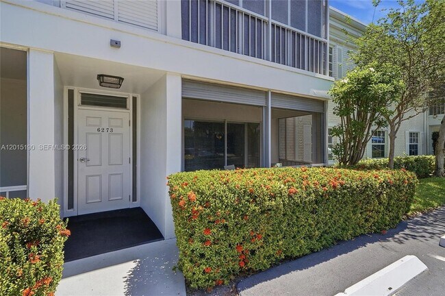 Building Photo - 6273 Bay Club Dr