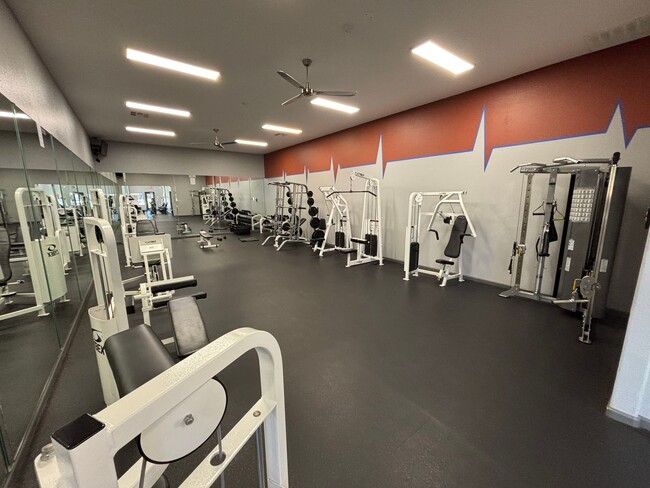 Building Photo - Gorgeous 2bed/2 bath condo in Southwest!